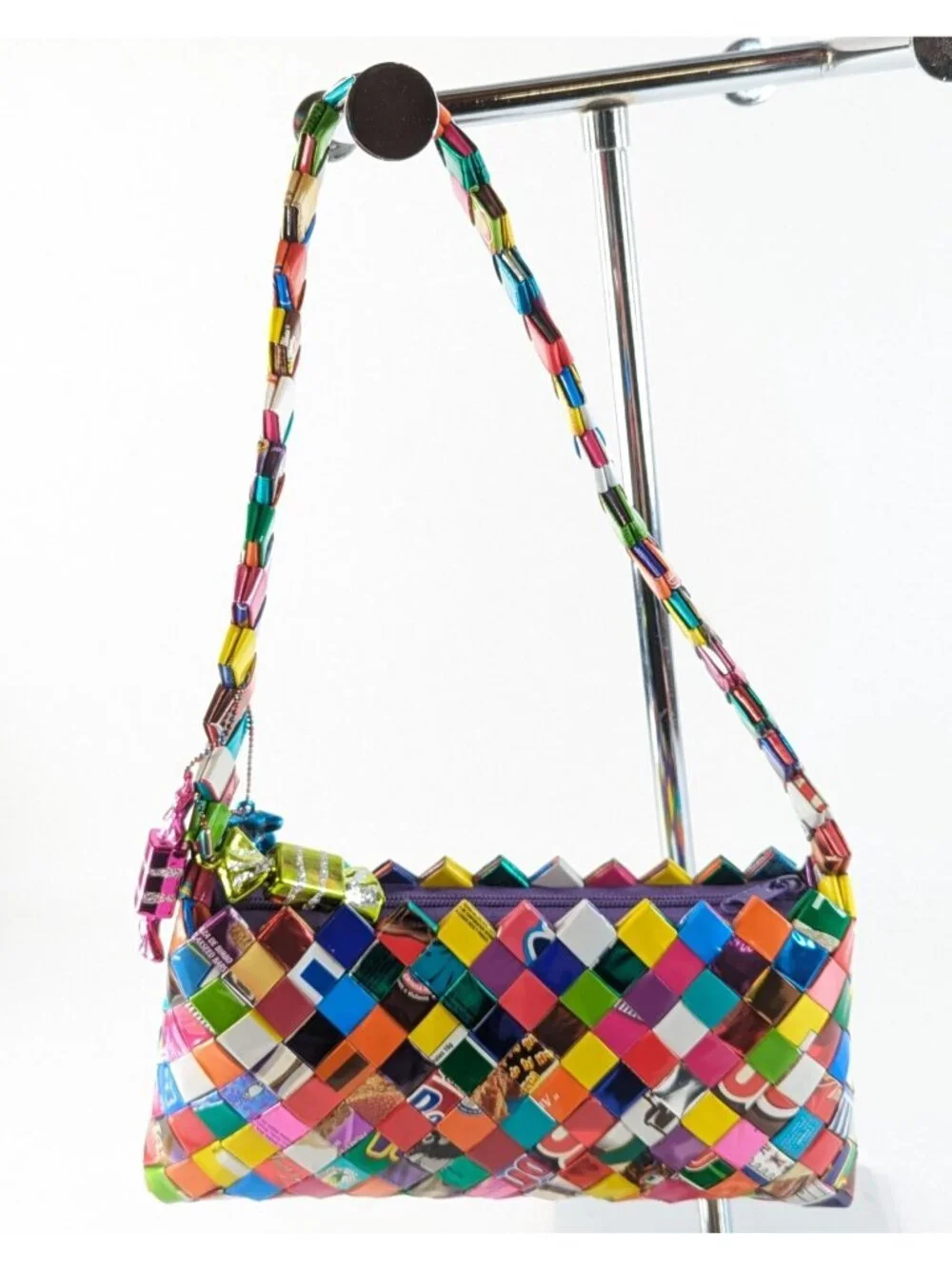 Unbranded wrapper weaved